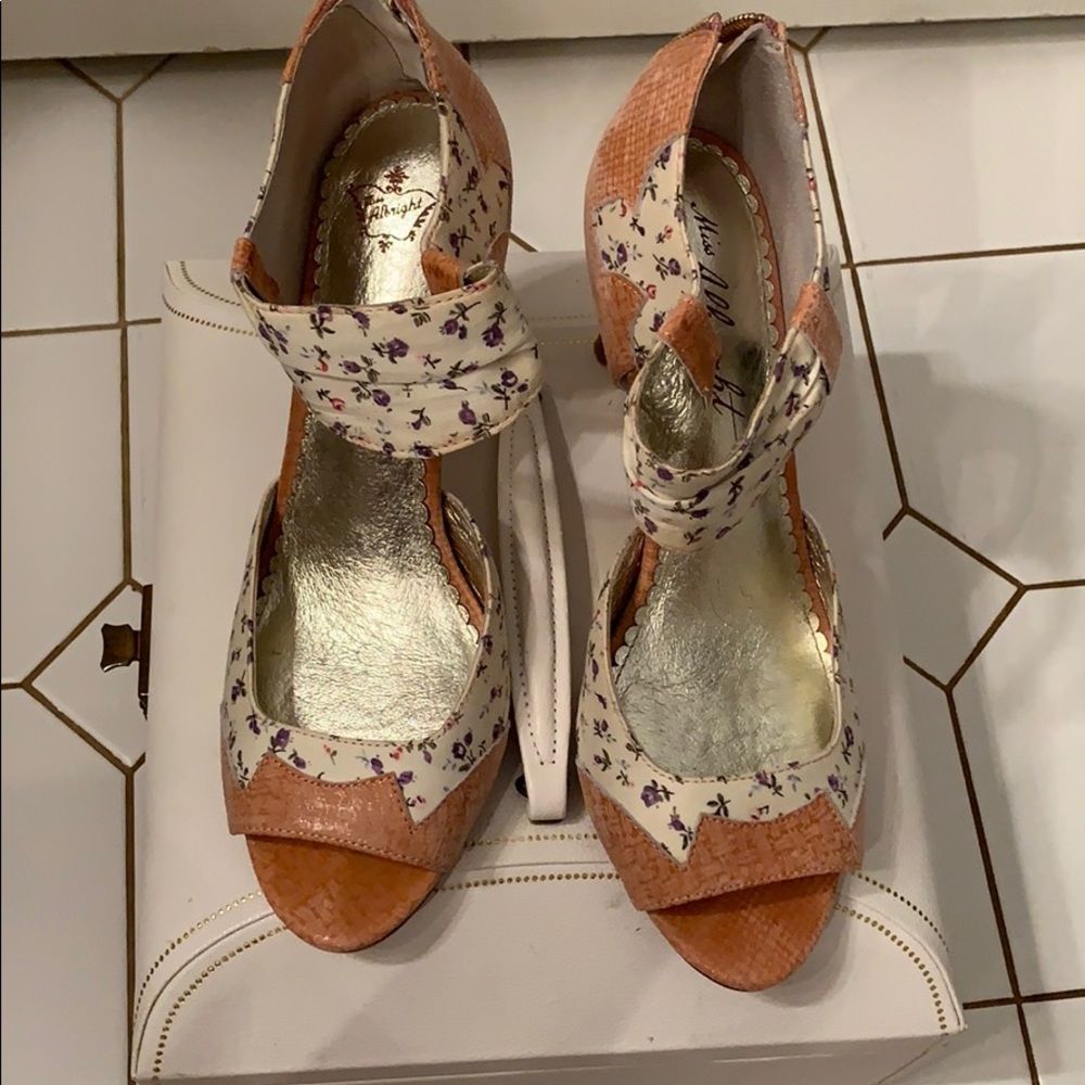 Heels - Picture 2 of 2
